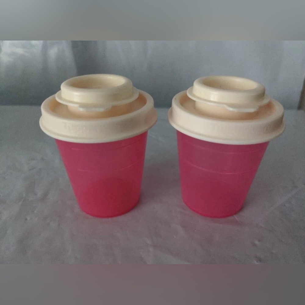 Tupperware Mini Salt and Pepper Shakers Midgets Flip Top Seal 2oz Set